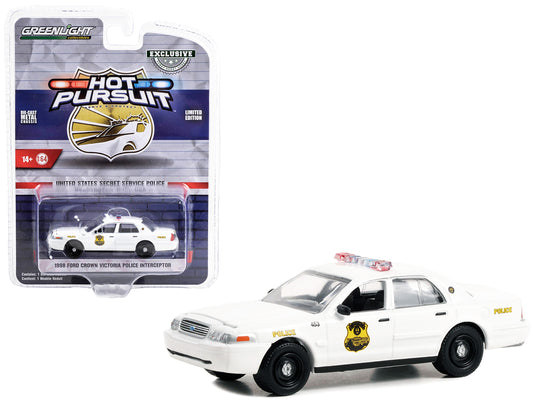 1998 Ford Crown Victoria Police Interceptor White "United States Secret Service Police" Washington DC "Hot Pursuit" Special Edition 1/64 Diecast Model Car by Greenlight - G&K's